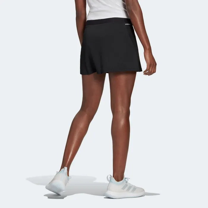 skirt with tennis shoes