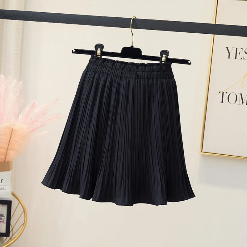 pleated skirt
