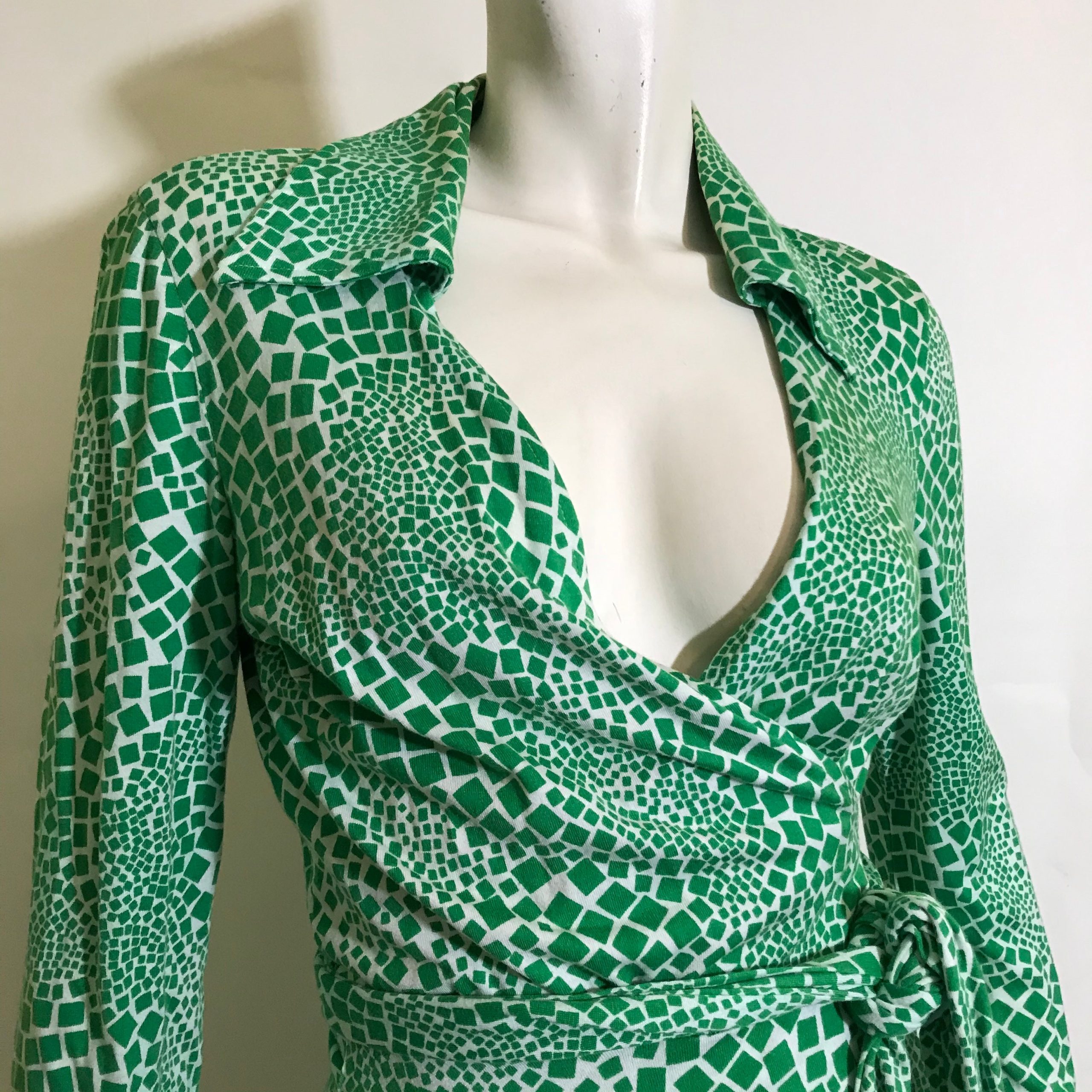 diane von furstenberg wrap dress 70s