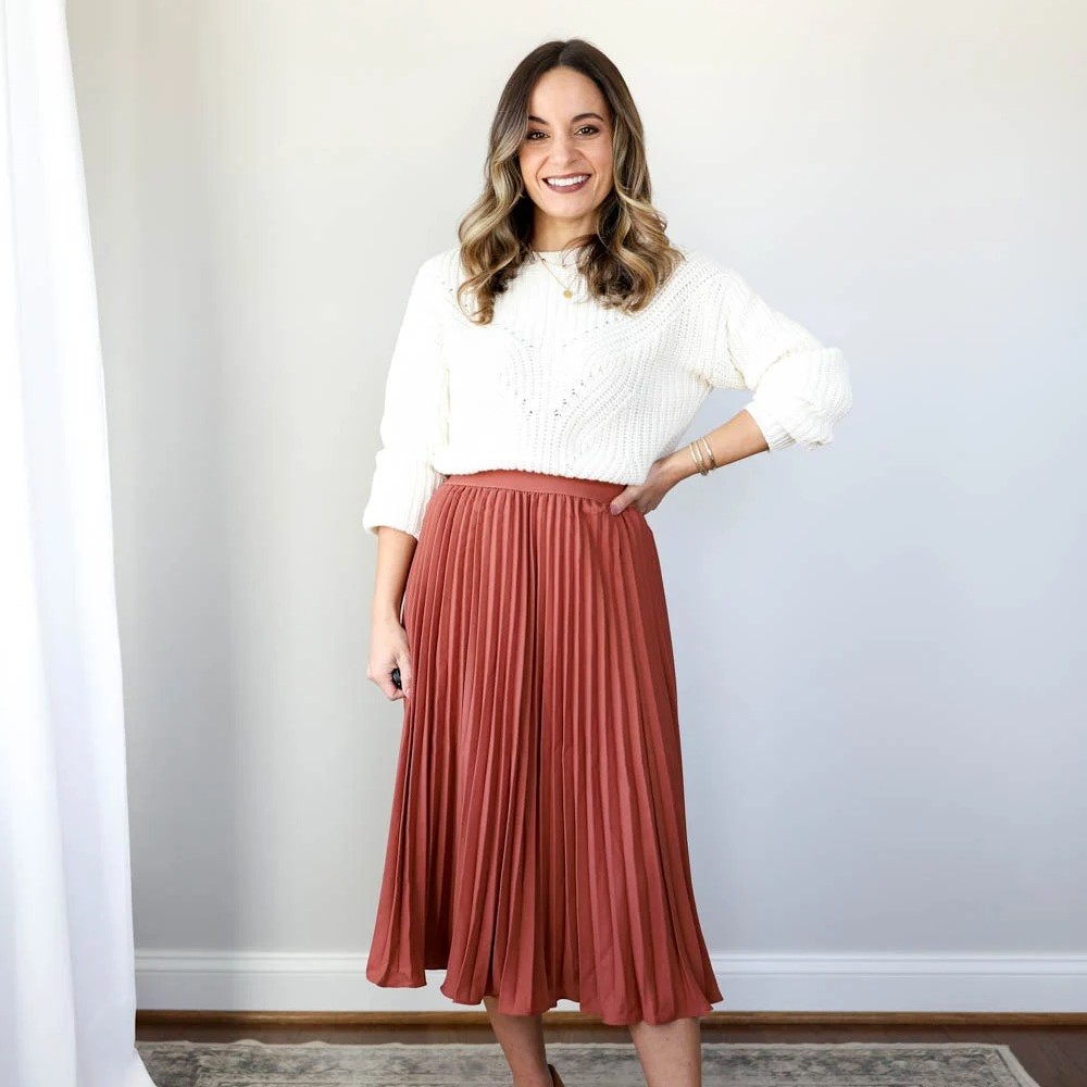 long pleated skirt outfits